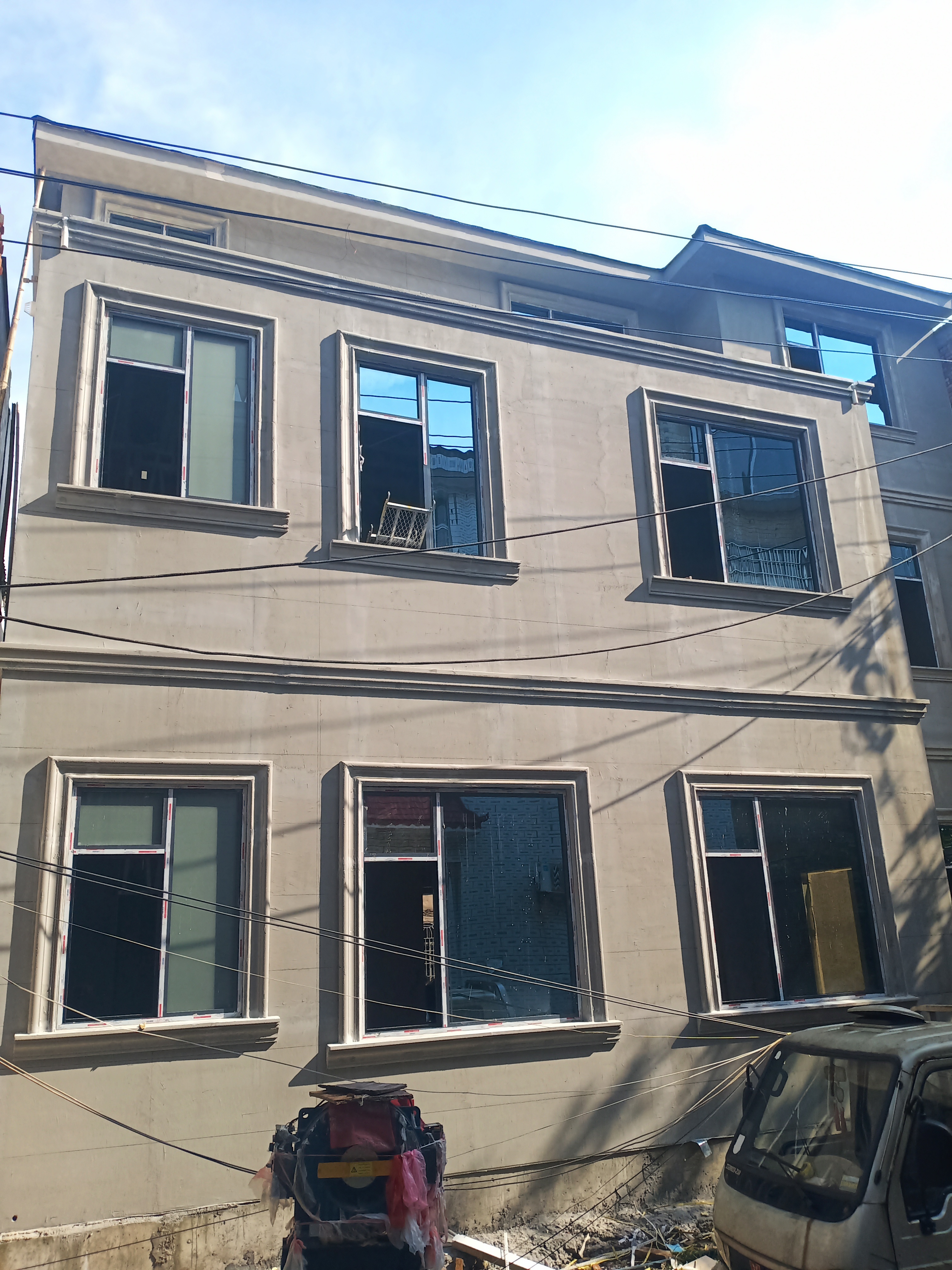正在搭建中的輕鋼別墅